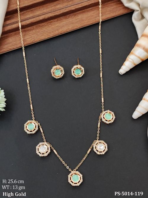 Elegant Kundan Pendant Set with Matching Earrings