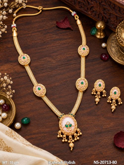 Classic Antique Stone-Studded Necklace Set in Rajwadi Finish in Pink, photo 3 of 5