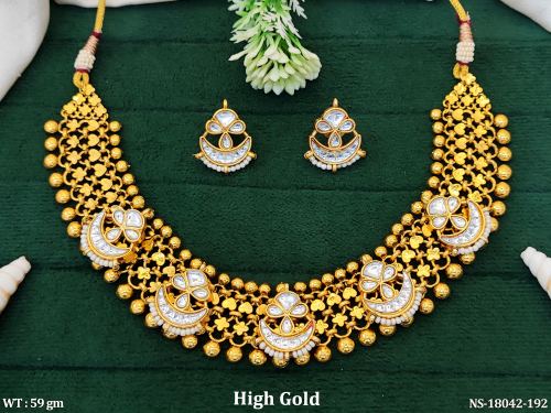 Antique Short Necklace Set for Women in White, photo 2 of 3