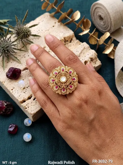 Beautiful Antique Floral Finger Ring with Full Stones