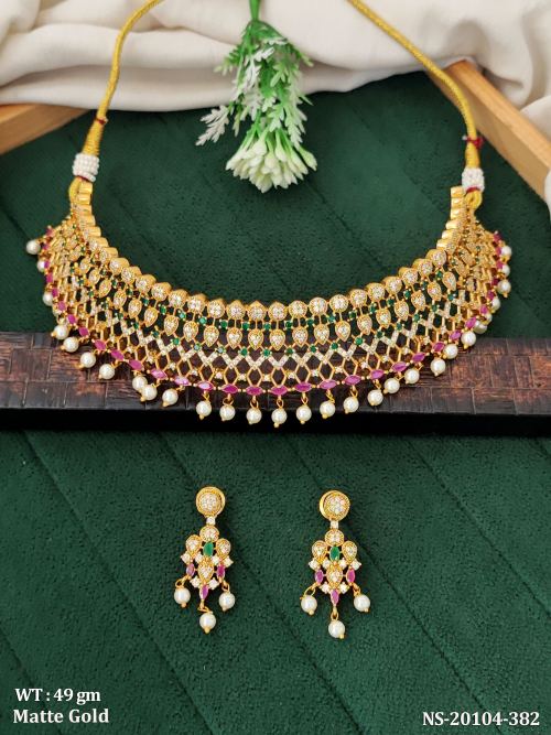 Kemp Jewellery Set in Matte Finish for Women in Ruby Green, photo 2 of 3