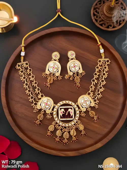 Kundan Stone-Studded Necklace Set in Rajwadi Finish in Ruby, photo 3 of 4