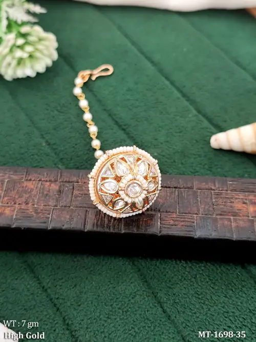 Traditional Kundan High Gold Pearl Kundan Maang Tikka