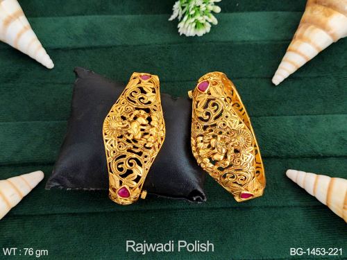 Temple Bangles in Rajwadi Finish Set of 2