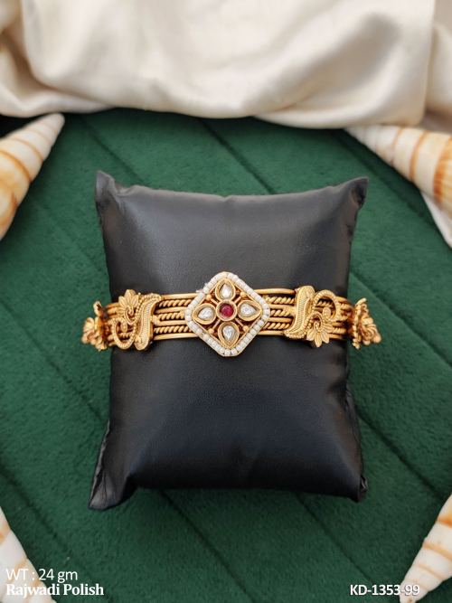 Antique Kada with Stone Work in Rajwadi Finish, photo 2 of 3