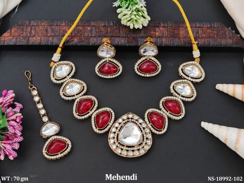 Short Necklace Set in Mehendi Finish for Women in Ruby, photo 2 of 4