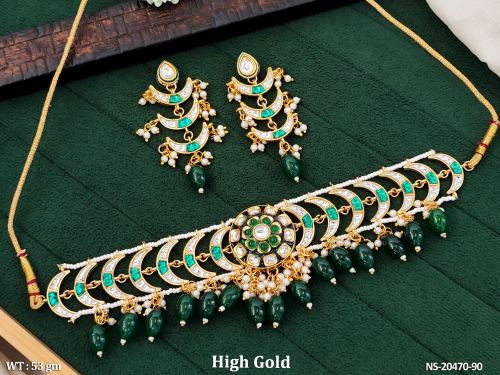 Necklace Set with Earrings with Pearls in Green, photo 2 of 4