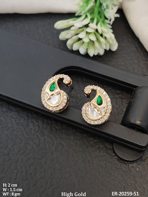 Kundan Earrings with Stone Work in Green, photo 2 of 4
