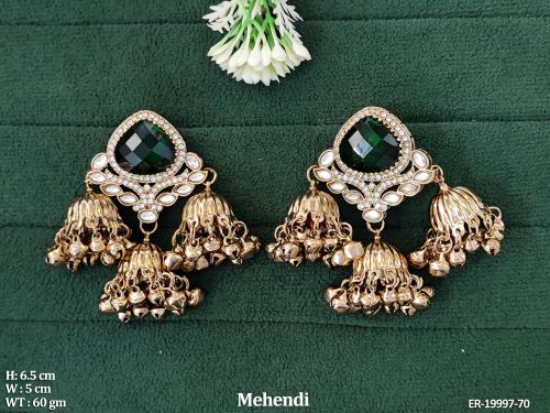 Mehendi Finish Antique Stone-Studded Jhumka Earrings for Women in Green, photo 3 of 6