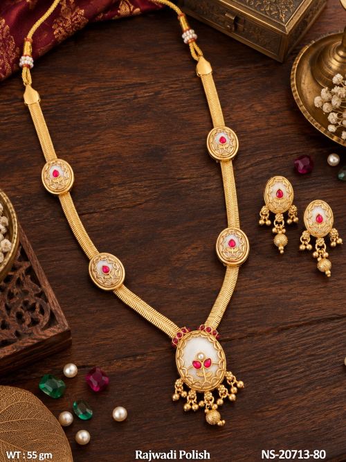 Classic Antique Stone-Studded Necklace Set in Rajwadi Finish in White, photo 5 of 5