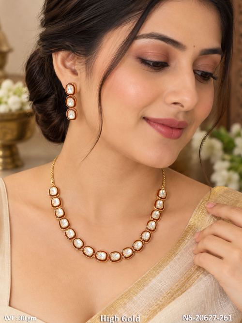 Stylish Kundan Necklace With Matching Earrings