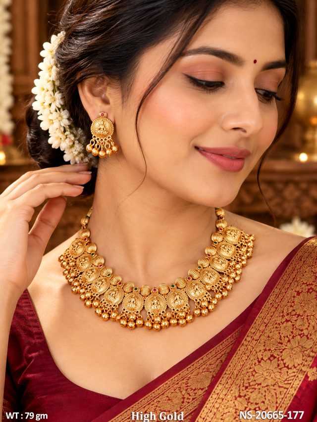 Model wearing a necklace set from the OyeKudiye collection