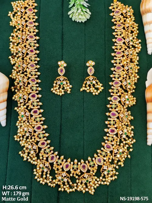 Kemp Necklace Set with Earrings with Pearls