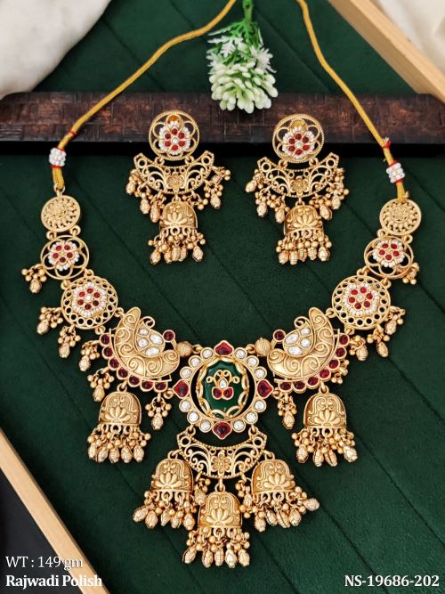 Traditional Jewellery Set with Stone Work in Rajwadi Finish, photo 2 of 3