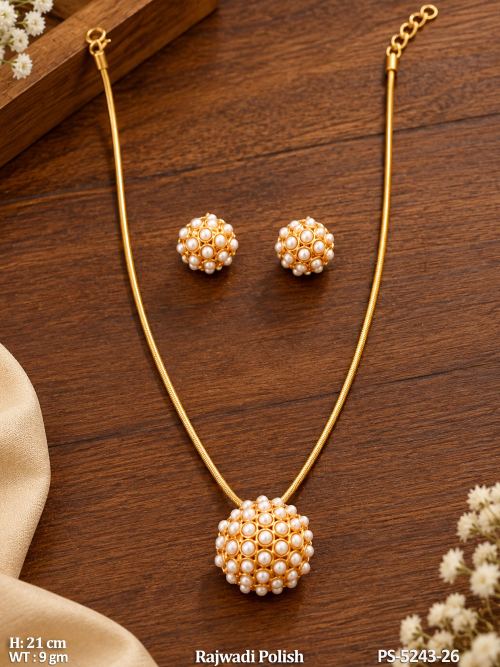 Antique Pendant Set with Earrings with Pearls in Rajwadi Finish, photo 2 of 2