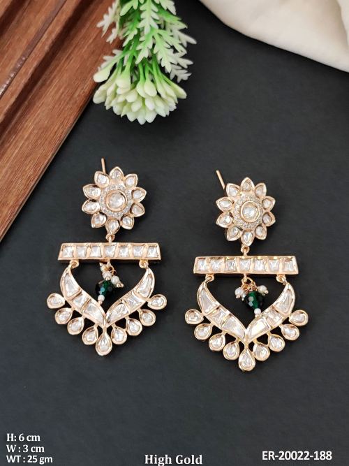 Kundan Stone-Studded Chandbali Earrings in Green, photo 3 of 4