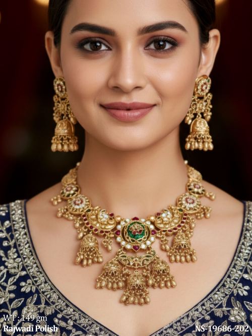 Traditional Jewellery Set with Stone Work in Rajwadi Finish