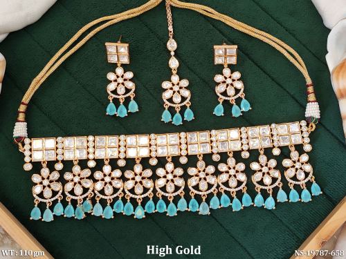 Kundan Pearl Jewellery Set in Feroza, photo 3 of 9
