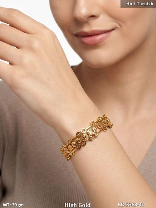 Designer Textured Gold Kada