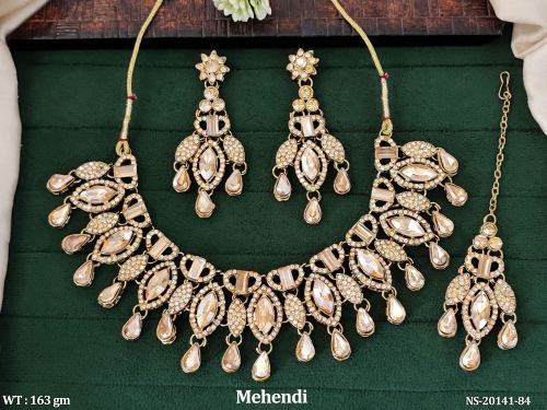 Stone-Studded Statement Jewellery Set for Women, photo 2 of 3