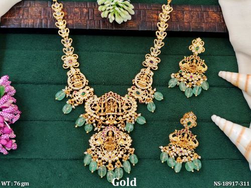 Short Pearl Necklace Set for Women