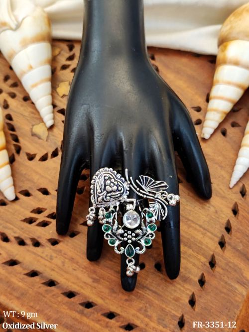 Oxidized Silver Finger Ring with Leaf Heart Design  