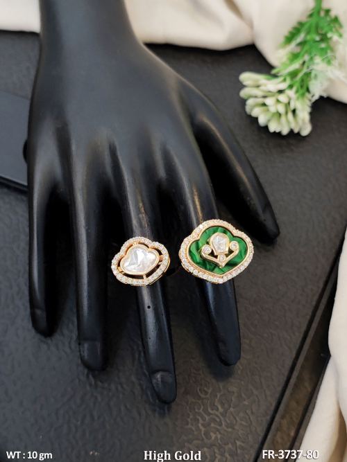 Stone-Studded Heart Finger Ring in Green, photo 3 of 6