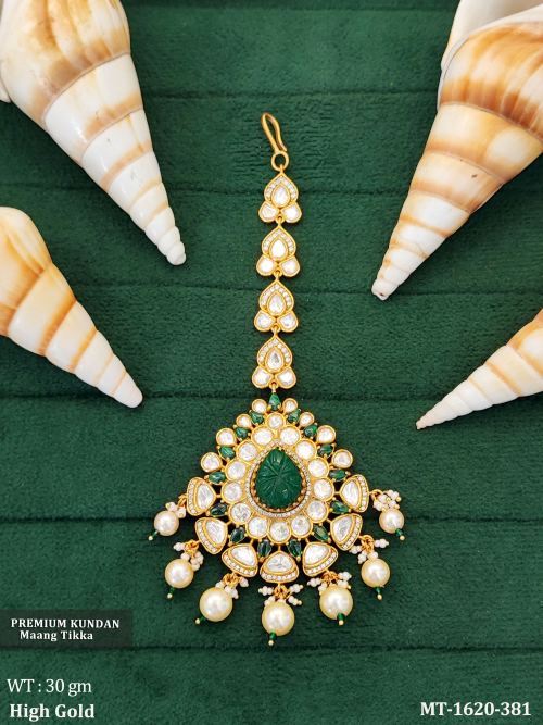 Bridal Kundan Tikka in Green, photo 2 of 6