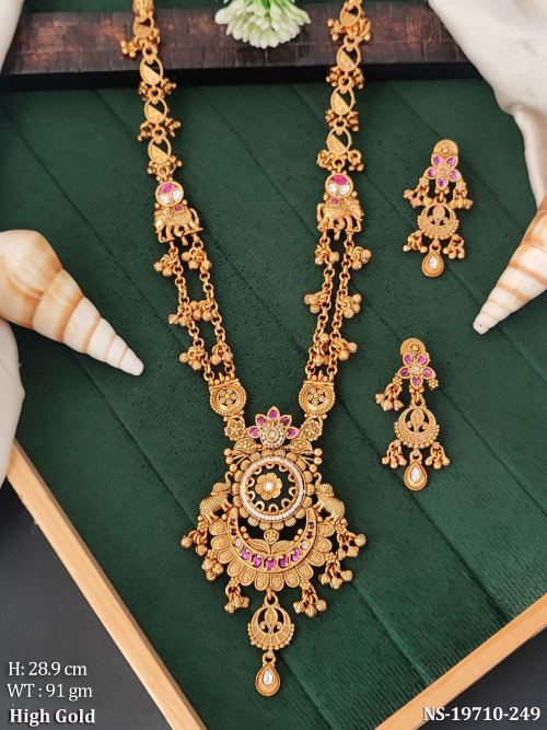 Classic Antique Stone-Studded Necklace Set, photo 2 of 3
