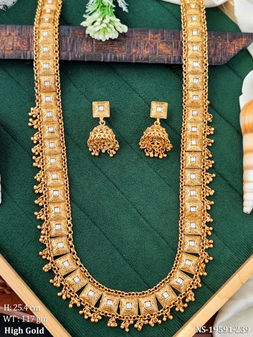 Stone-Studded Temple Jewellery Set for Women in White, photo 4 of 5