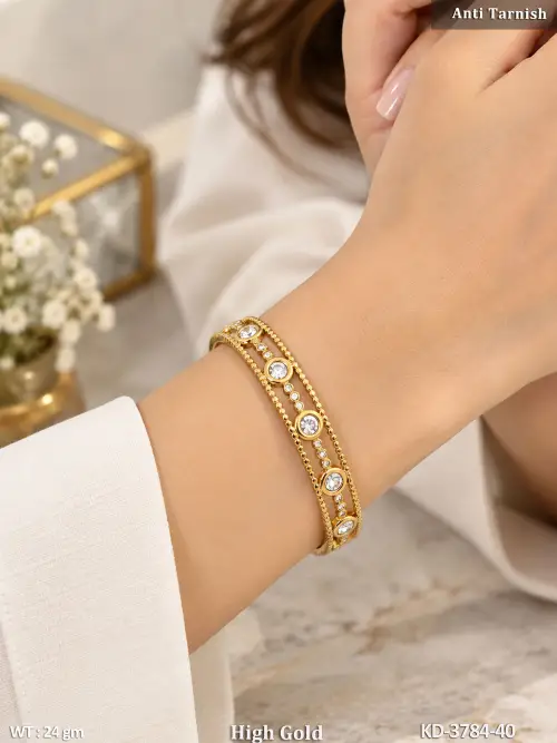 Beautiful AD Round Stone High Gold Polish Kada