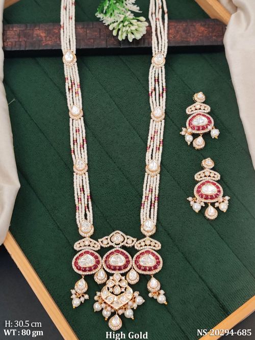 Kundan Necklace Set with Earrings with Pearls, photo 2 of 3