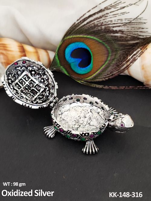 Tortoise Stone-Studded Sindoor Box in Oxidised Finish, photo 2 of 3