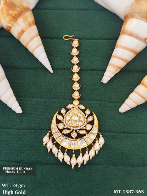 Premium Kundan Maang Tikka with Pearl Drops 