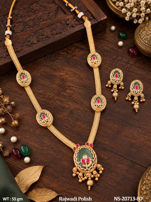 Classic Antique Stone-Studded Necklace Set in Rajwadi Finish in Green, photo 4 of 5