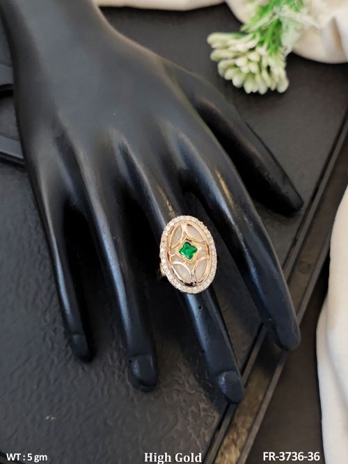 Oval Stone-Studded Finger Ring for Women in Green, photo 2 of 5
