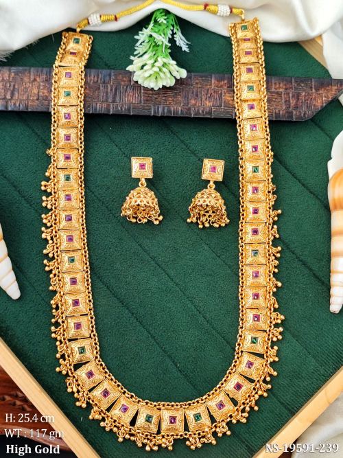 Stone-Studded Temple Jewellery Set for Women in Ruby Green, photo 3 of 5