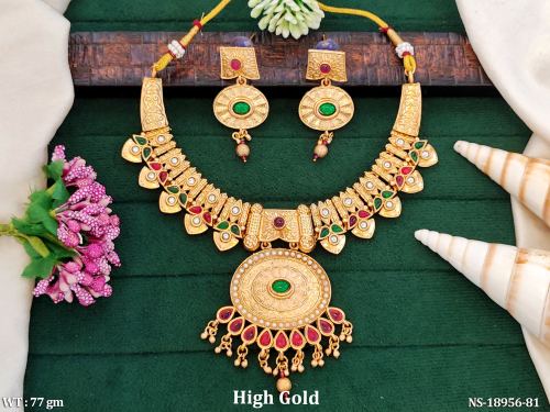 Short Necklace Set for Women