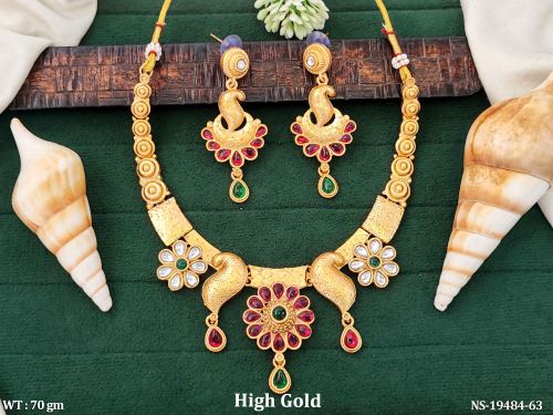 Stone-Studded Necklace Set with Earrings with Floral Design, photo 2 of 3