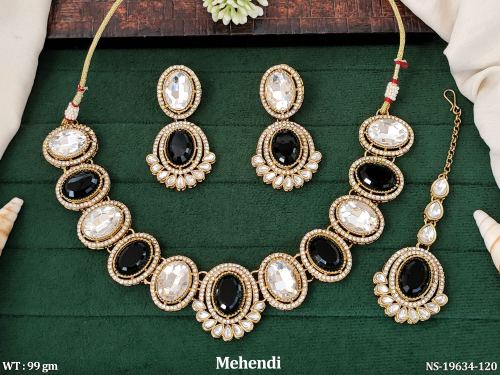 Mehendi Finish Statement Necklace Set for Women in Green, photo 4 of 7