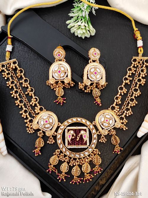 Kundan Stone-Studded Necklace Set in Rajwadi Finish in Ruby, photo 2 of 4