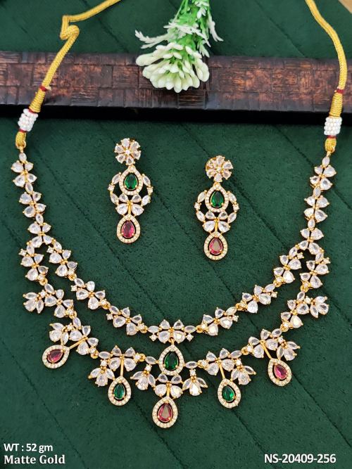 Stone-Studded Floral Necklace Set in Matte Finish, photo 2 of 3
