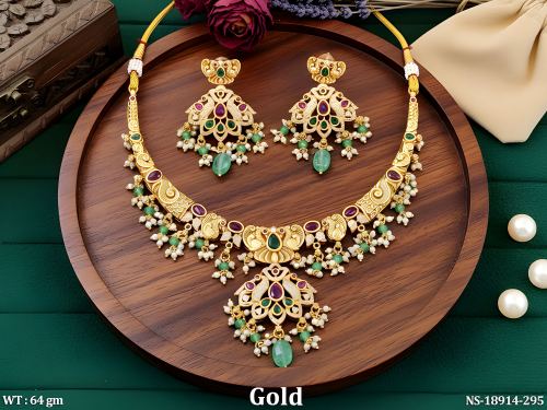 Kemp Necklace Set with Pearls