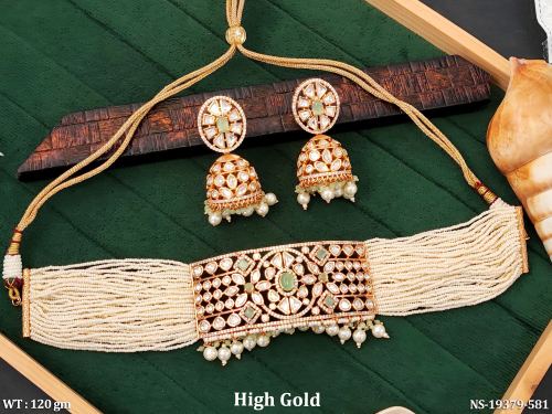 Pearl Kundan Jewellery Set for Women in Mint Green, photo 2 of 3