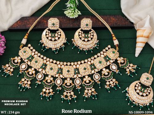 Party Wear Kundan Necklace Set with Stone Work in Green, photo 3 of 6