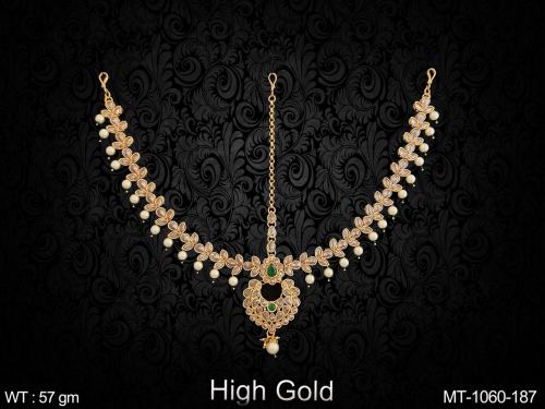 Stone-Studded Minimal Maang Tikka