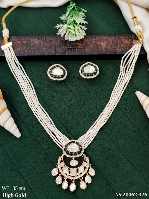 Festive Traditional Necklace Set for Women in Green, photo 2 of 3