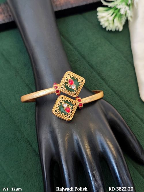 Rajwadi Finish Stone-Studded Kada Bracelet in Green, photo 2 of 4