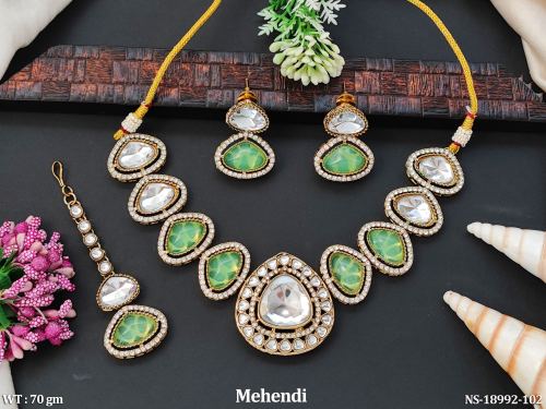 Short Necklace Set in Mehendi Finish for Women in Mint Green, photo 3 of 4