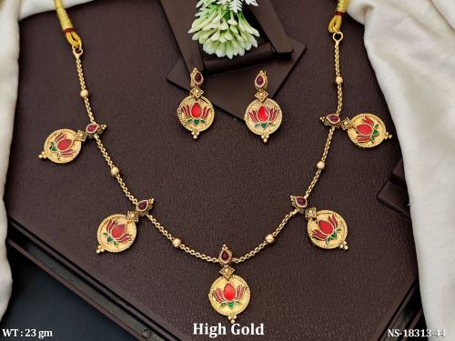 Traditional Lotus Necklace Set with Stone Work in Ruby, photo 3 of 4
